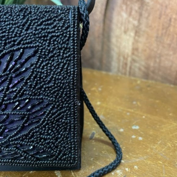 La Regale Beaded Evening Clutch - Picture 4 of 11